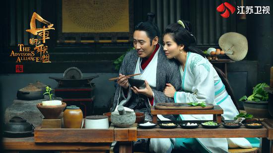 (吴秀波主演的电视剧《军师联盟》,是2017年风靡荧屏的热播剧。图/视觉中国)