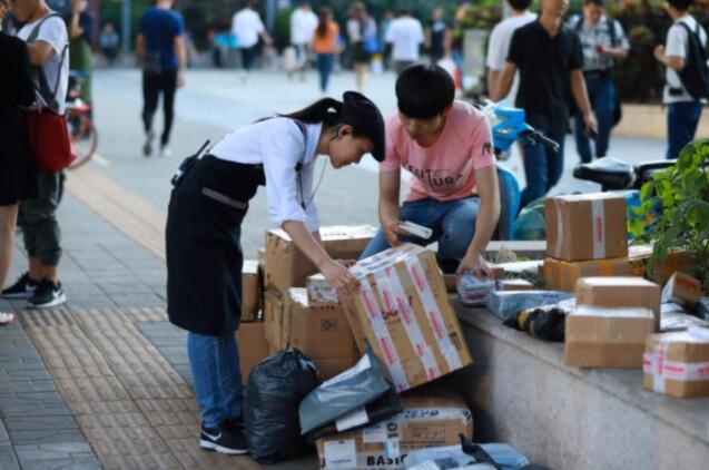 快递企业逐步走出价格战 提高综合服务是