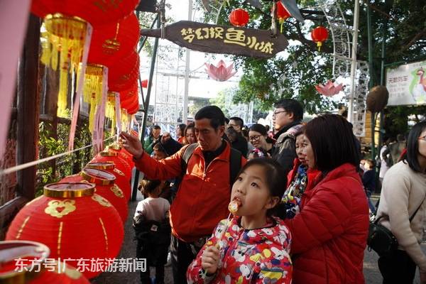 广东游客用手机百度猜灯市谜语，1小时猜中300(图1)